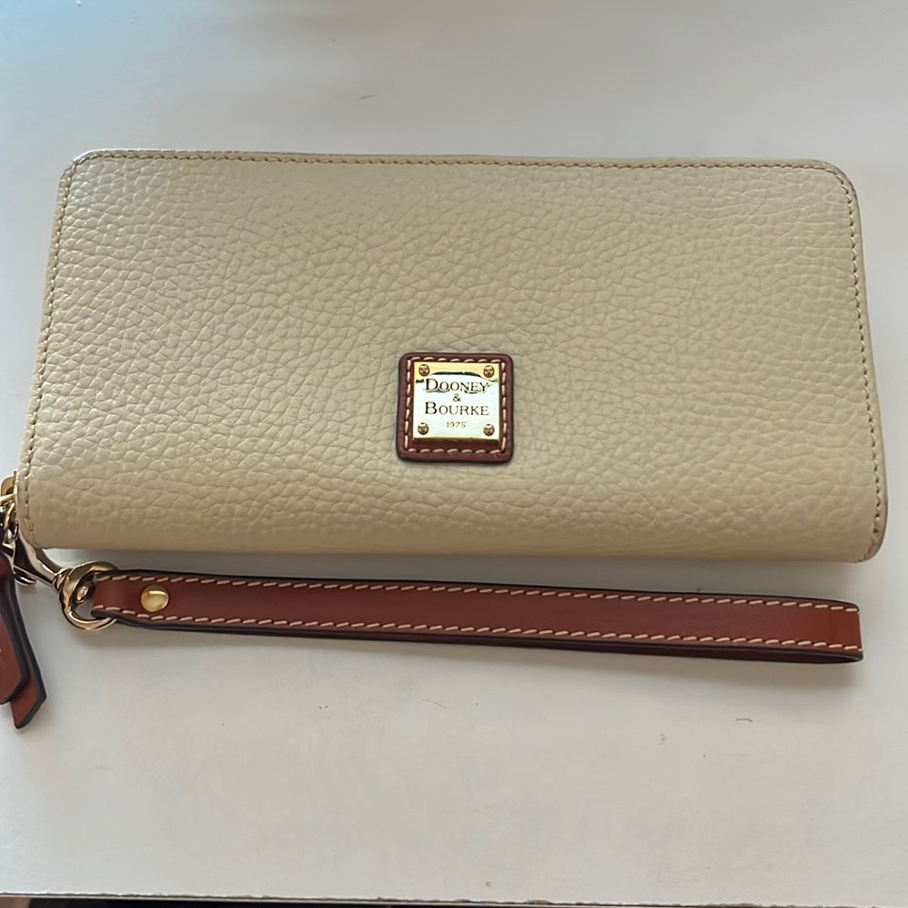 Dooney & Bourke Large Zip around wristlet Wallet